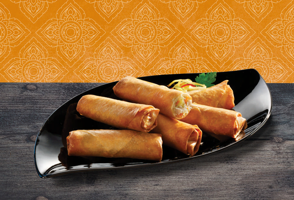 Vietnamese spring rolls filled with chicken and crunchy vegetables. Hand-rolled in filo pastry.