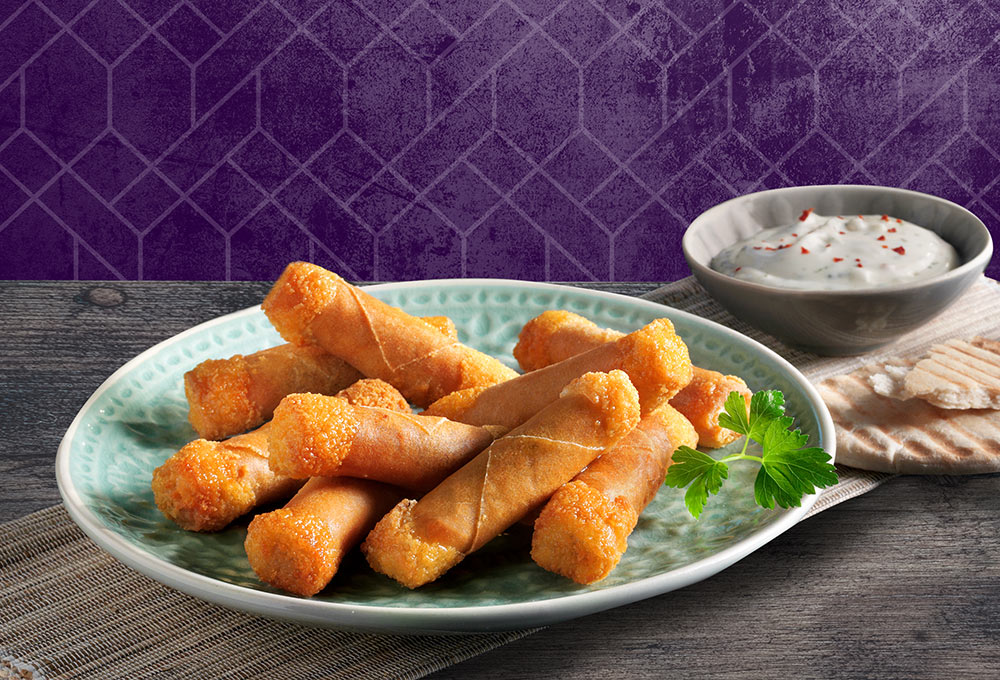 Crispy mini snacks with chicken kebab.