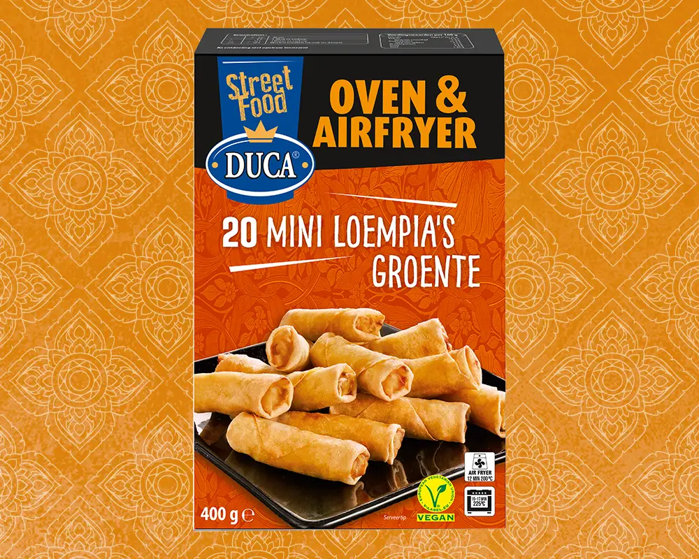 Onze oven mini loempia’s zijn handgerolde oriëntaalse groenteloempia’s, vol van smaak en gevuld met onder andere  prei, glasnoedels, wortel en selderij.